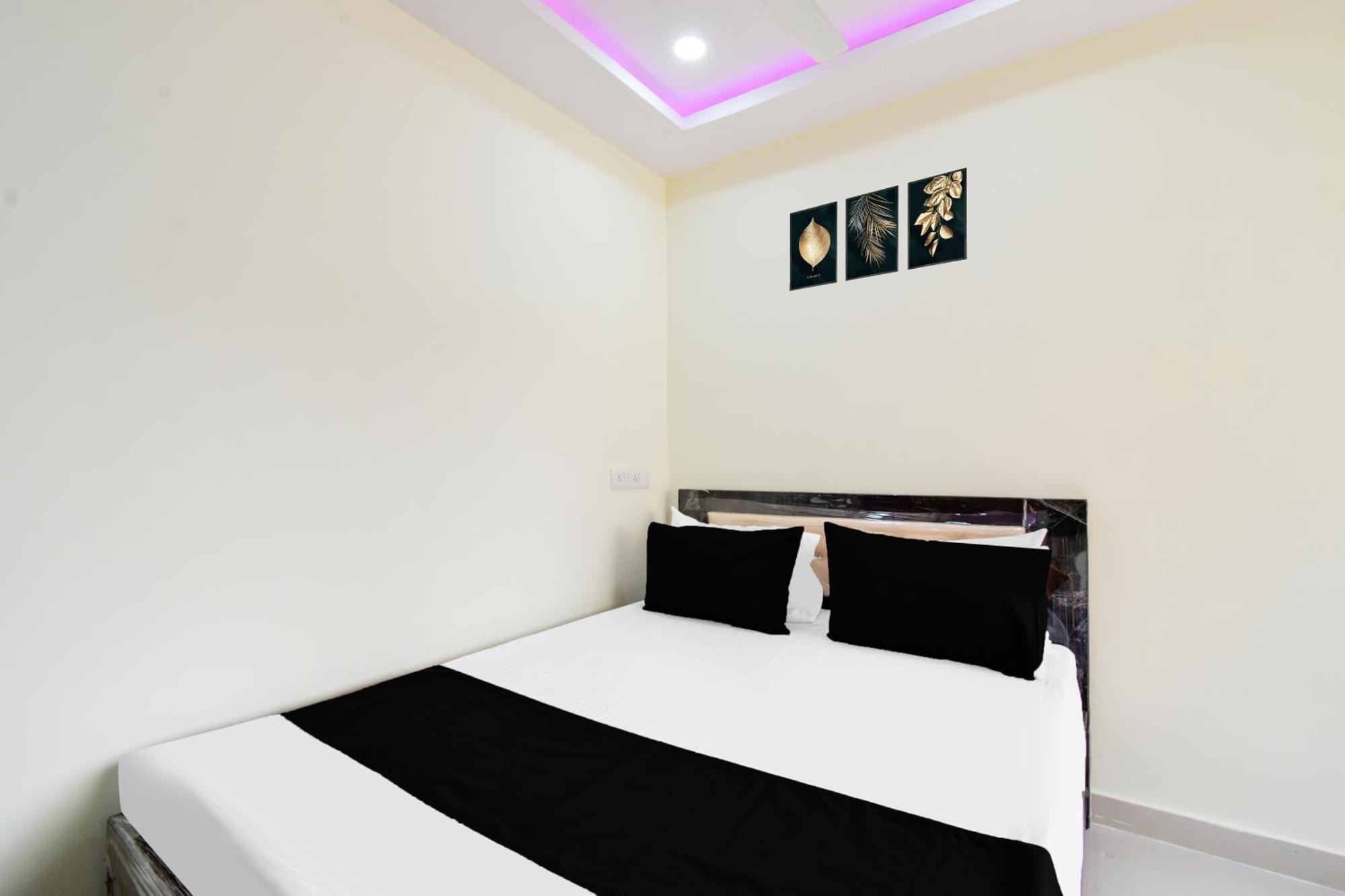 Hotel O Sri Balaji Grand Hyderabad Bagian luar foto