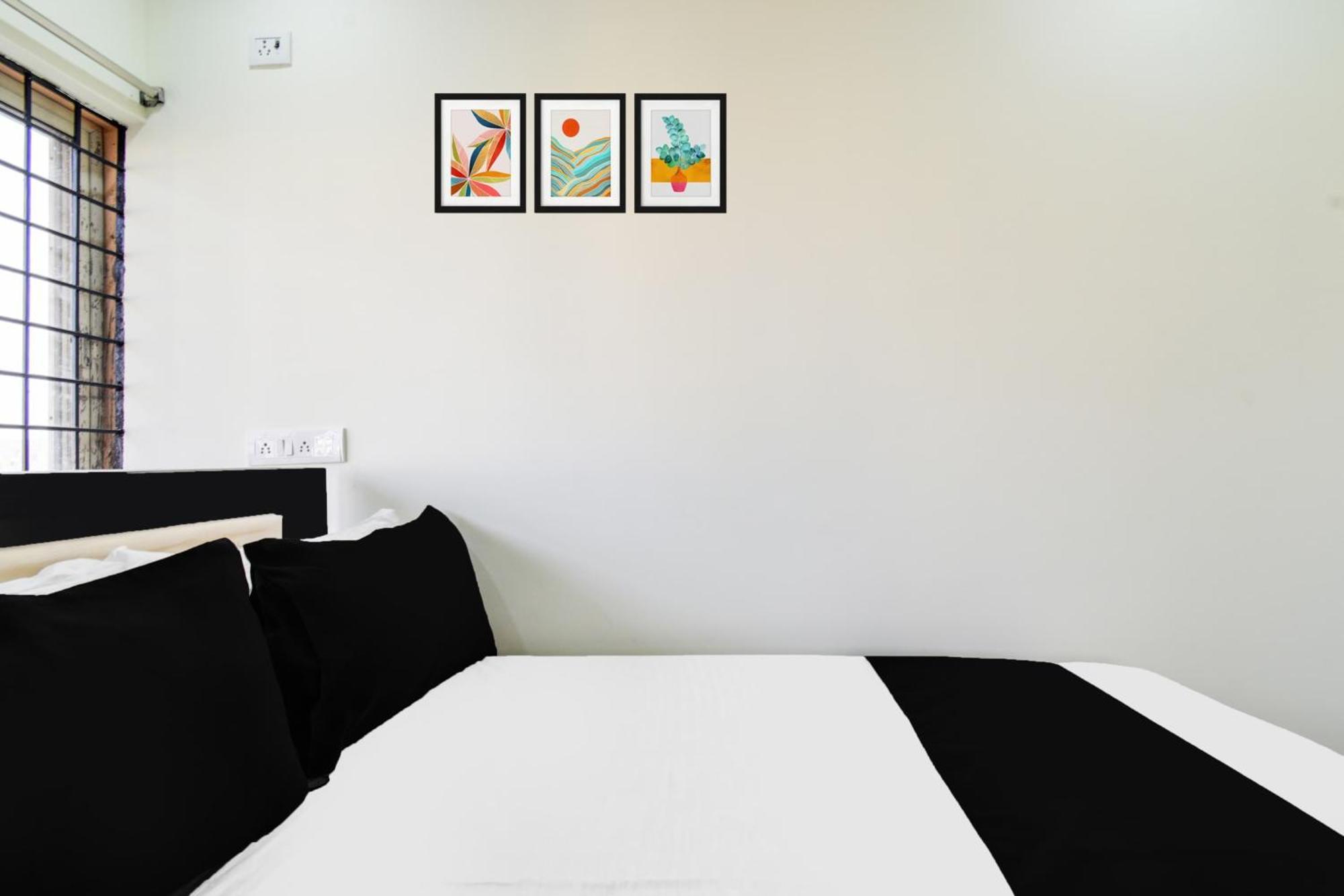 Hotel O Sri Balaji Grand Hyderabad Bagian luar foto