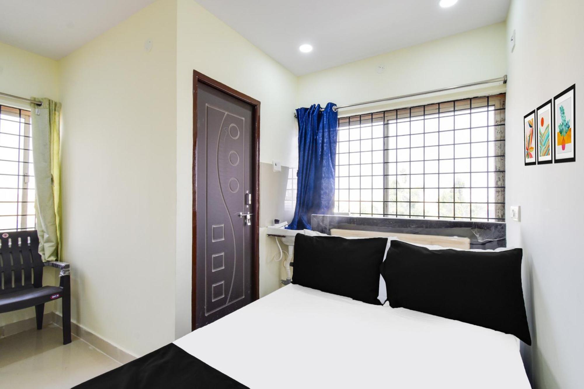 Hotel O Sri Balaji Grand Hyderabad Bagian luar foto